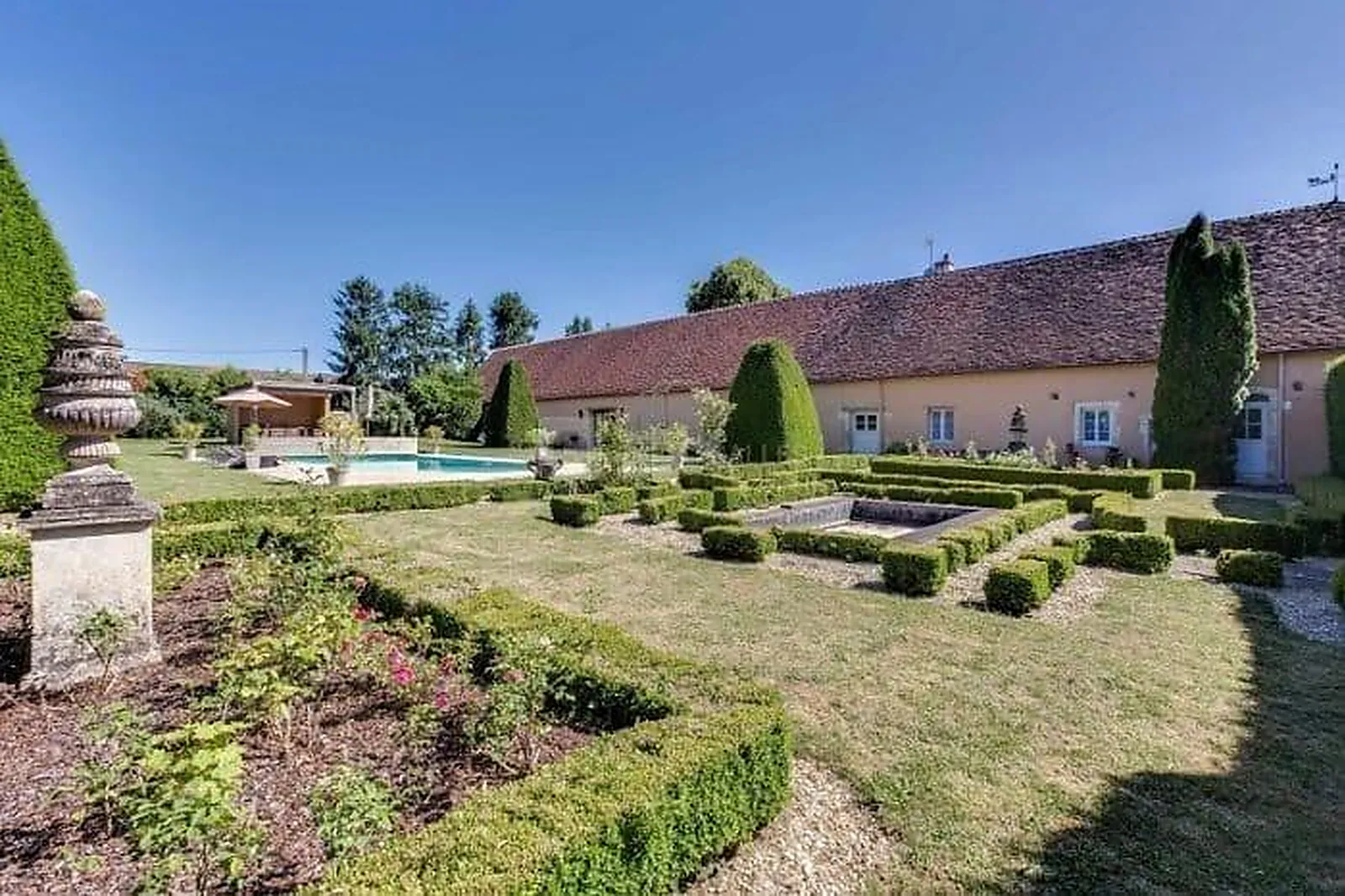 Lieux événementiels, LA TOUR DE DIORS