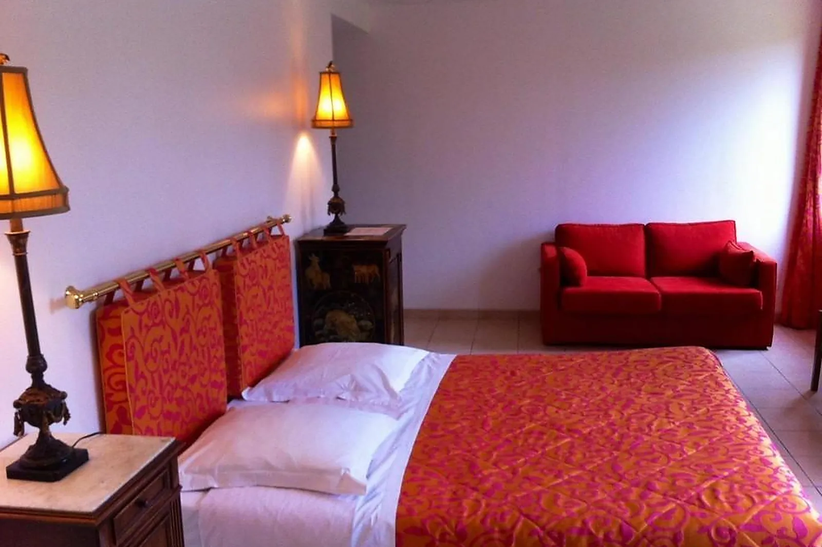 Lieux événementiels, LA TOUR DES PLANTES