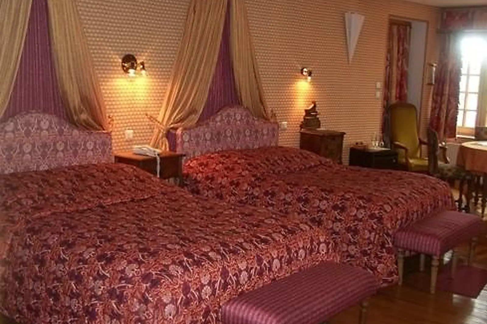 Lieux événementiels, LA TOUR DU ROY