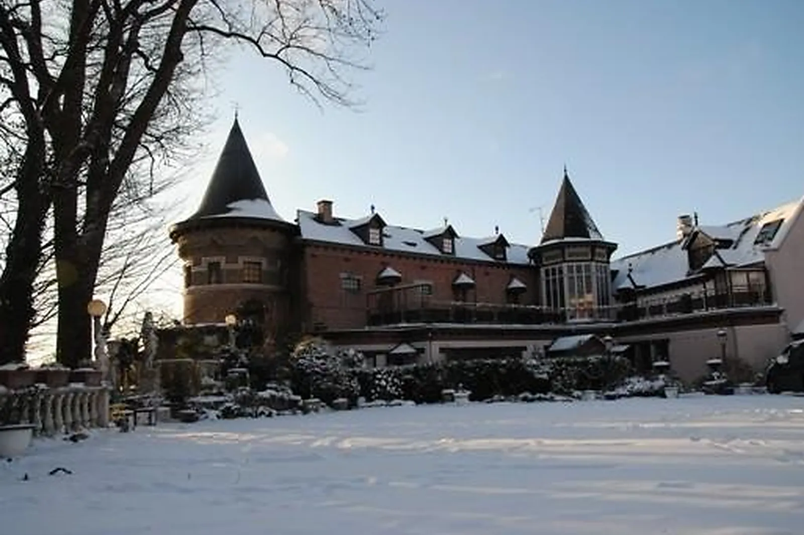 Lieux événementiels, LA TOUR DU ROY