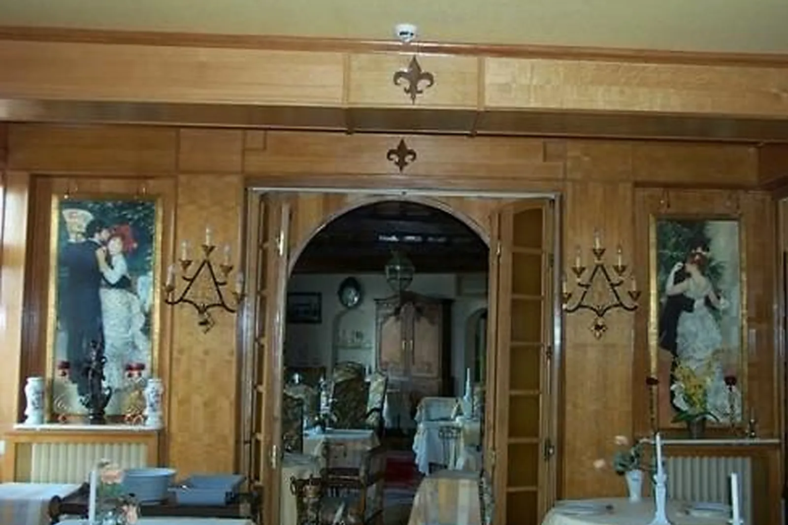 Lieux événementiels, LA TOUR DU ROY