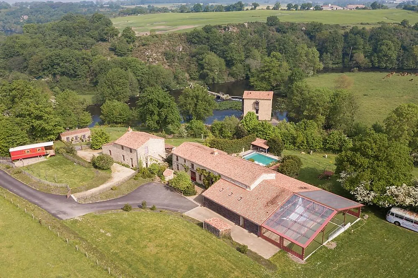 Lieux événementiels, LA VALLÉE DE LA ROCHE