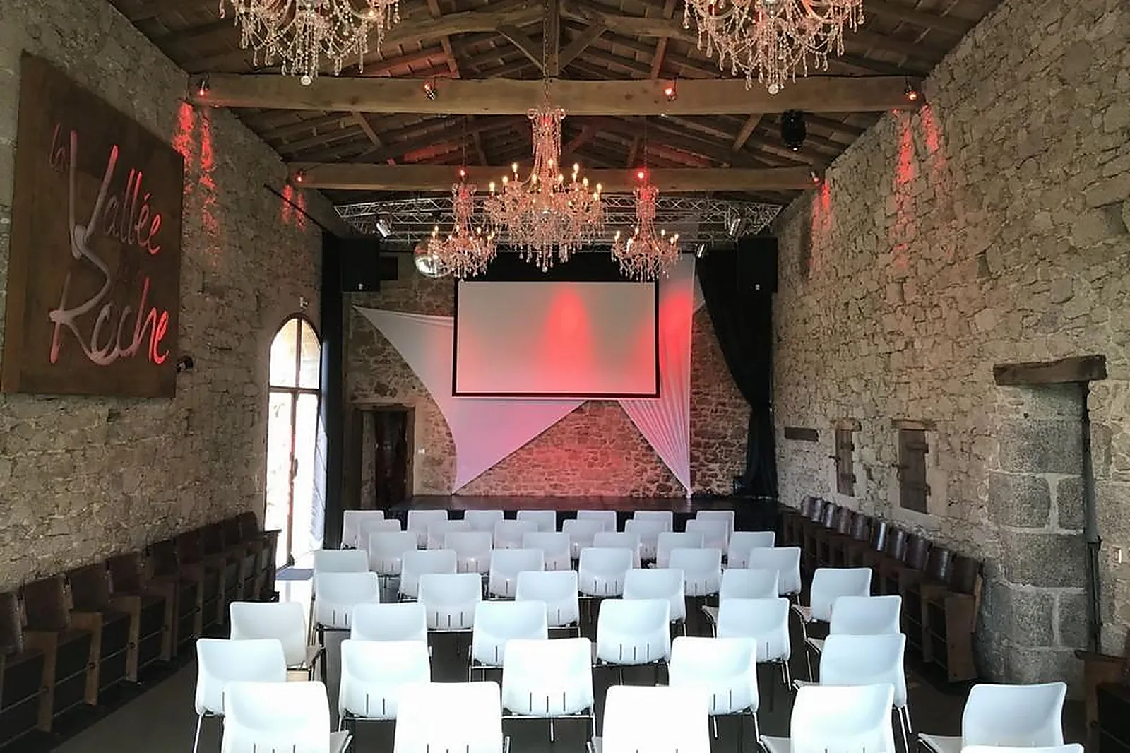 Lieux événementiels, LA VALLÉE DE LA ROCHE