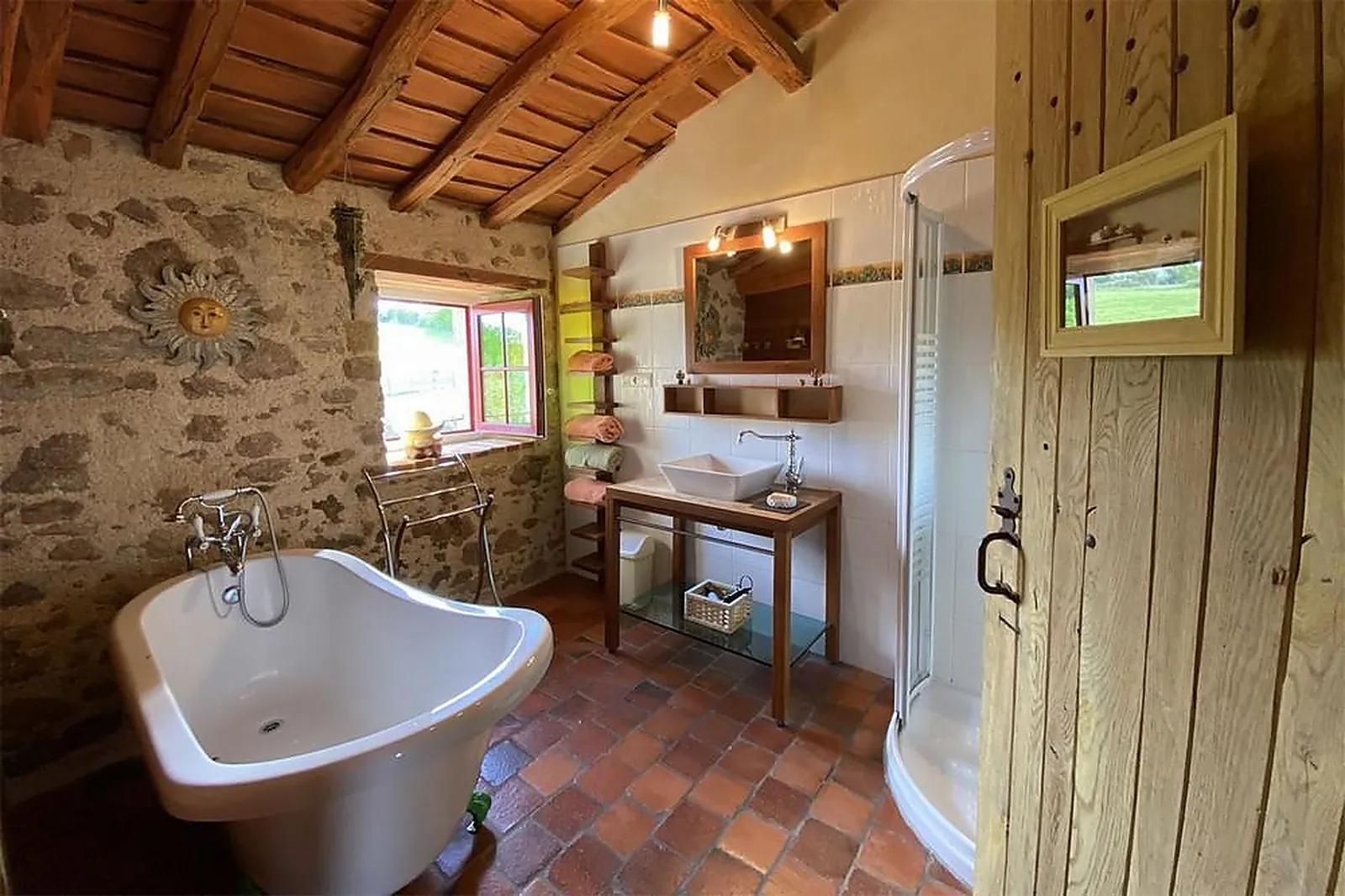 Lieux événementiels, LA VALLÉE DE LA ROCHE