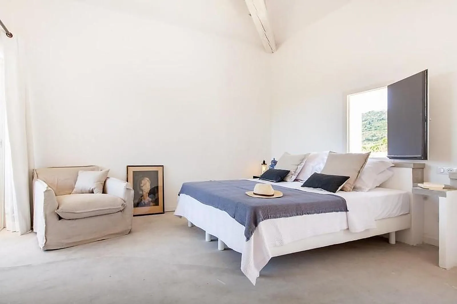 Lieux événementiels, LA VIGNE DE RAMATUELLE