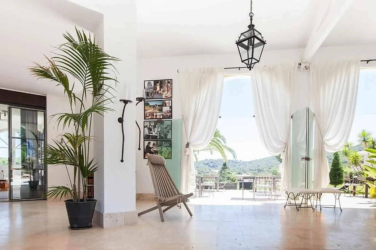 Lieux événementiels, LA VIGNE DE RAMATUELLE