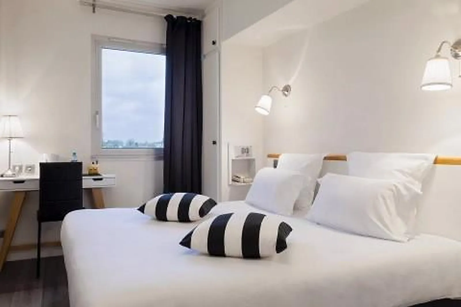 Lieux événementiels, LA VOILE ROUGE HÔTEL