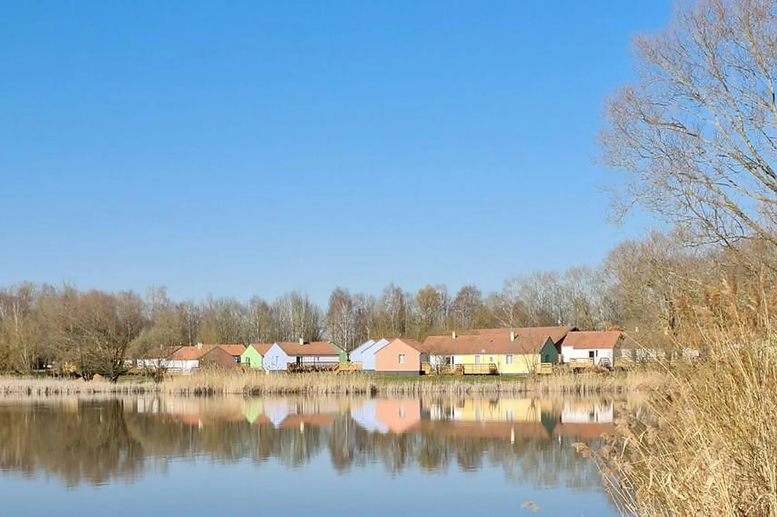 Lieux événementiels, LAC MADINE