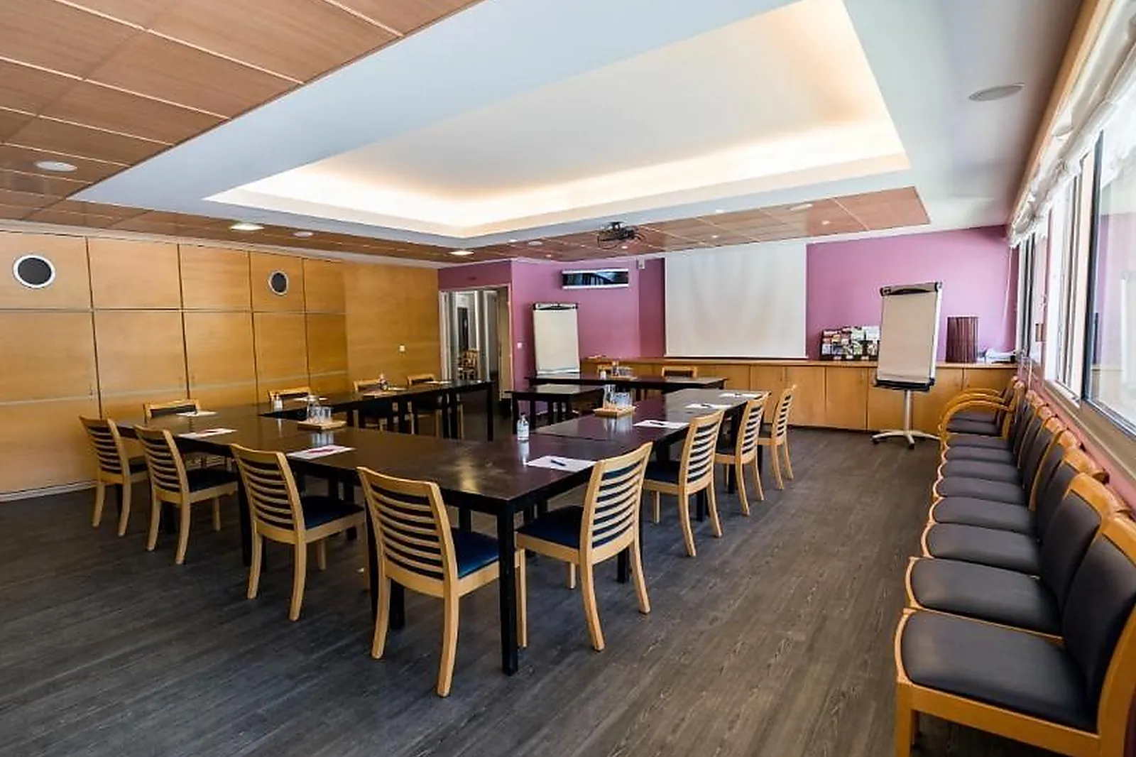 Lieux événementiels, LACOTEL