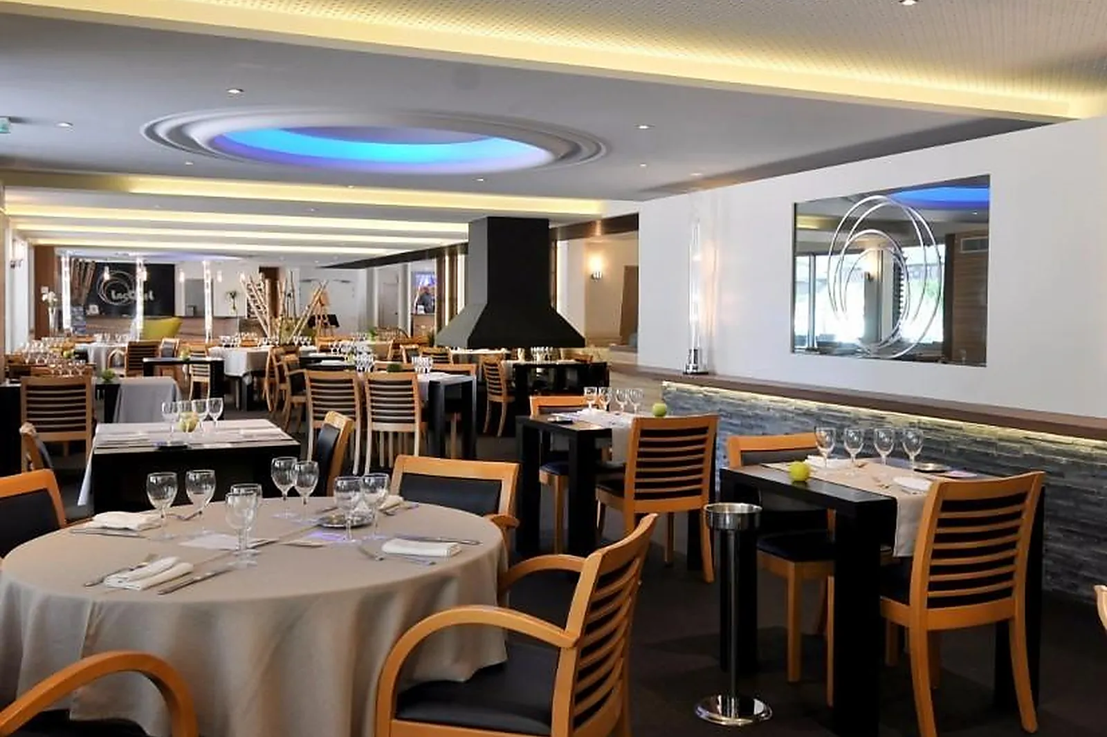 Lieux événementiels, LACOTEL