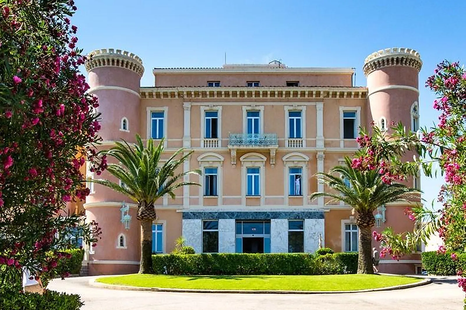 Lieux événementiels, LANGLEY RESORT NAPOLÉON BONAPARTE