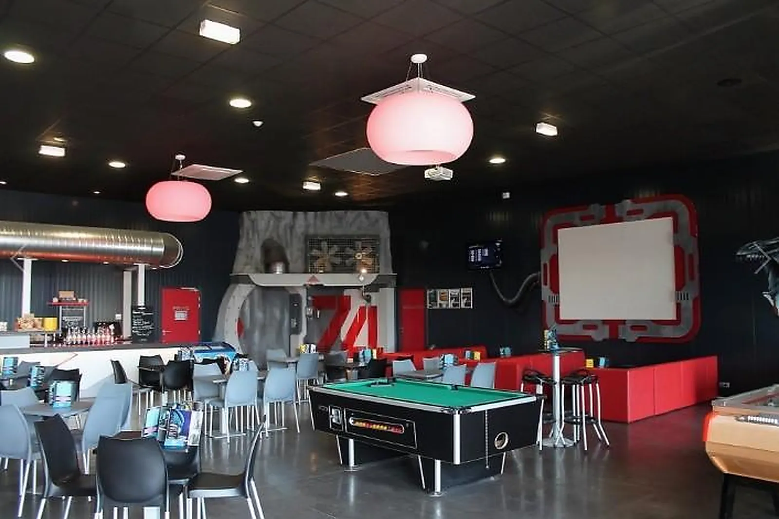 Lieux événementiels, LASERMAXX 74