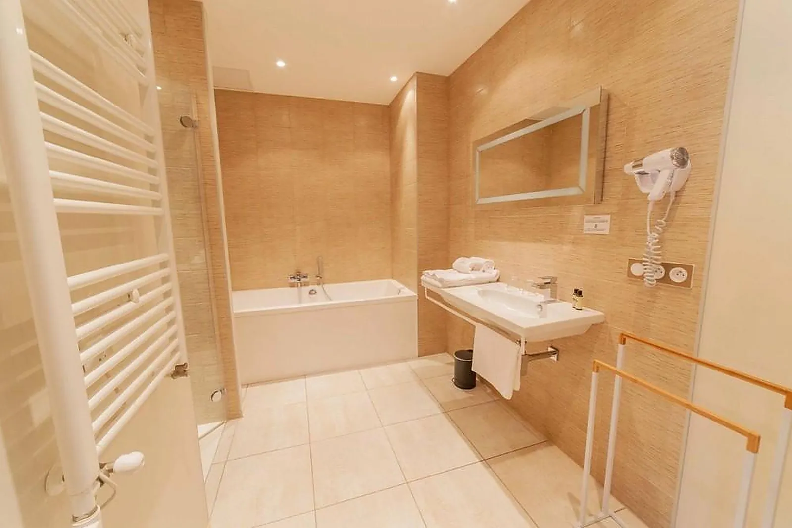 Lieux événementiels, LE 1837