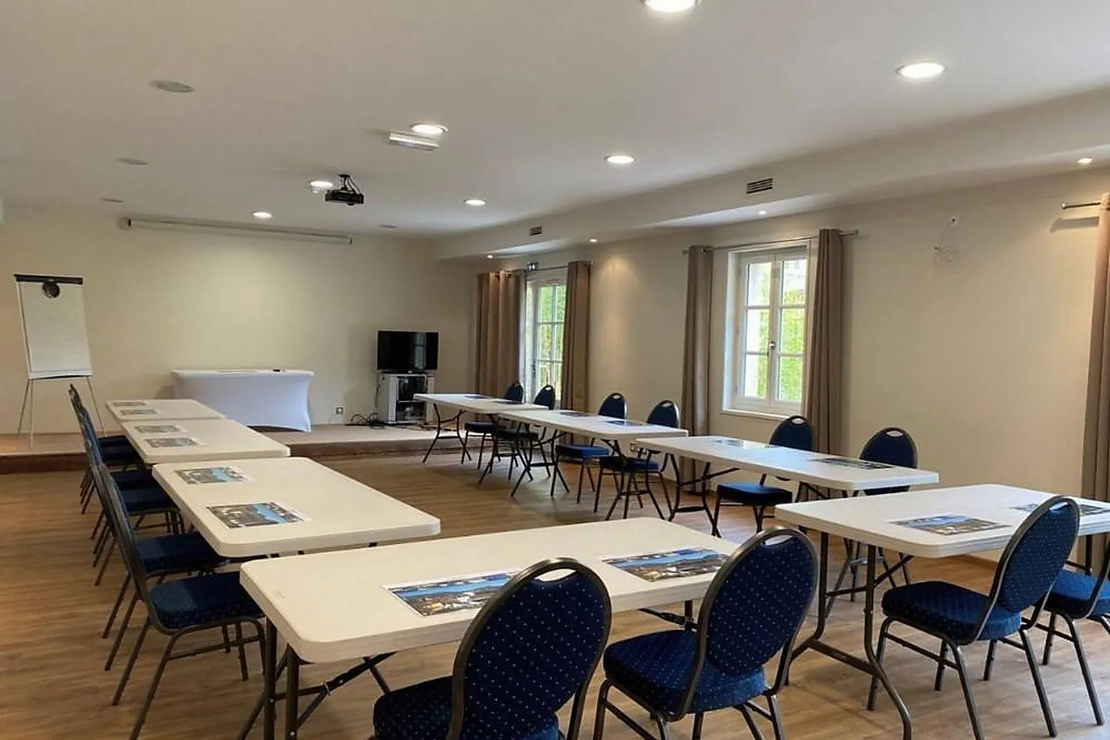 Lieux événementiels, LE 1837