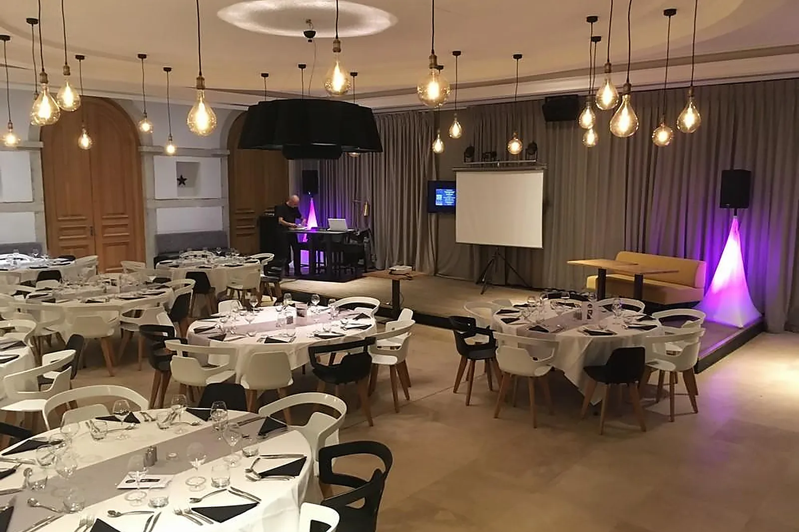 Lieux événementiels, LE 18 38 RESTAURANT