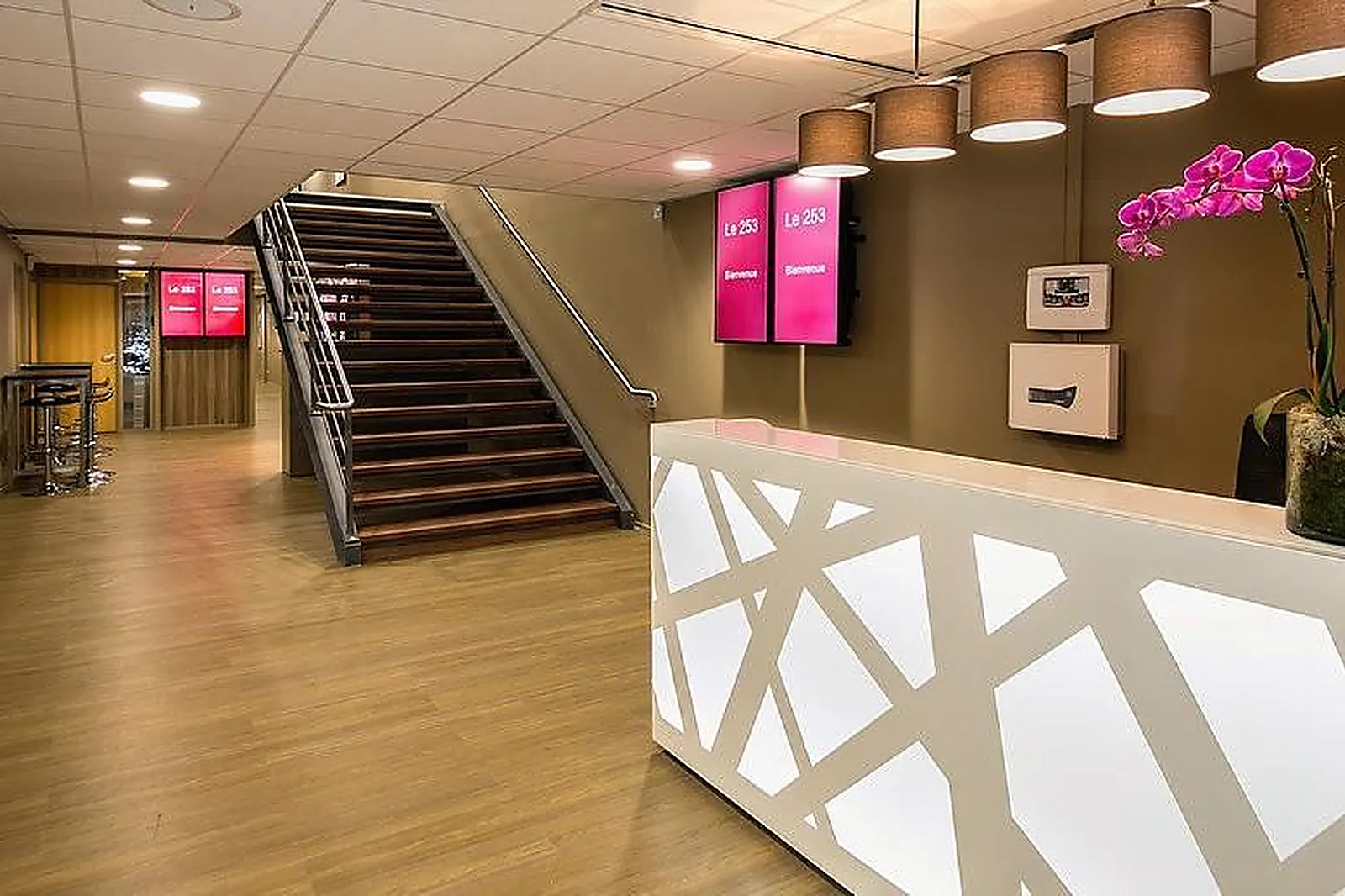 Lieux événementiels, LE 253