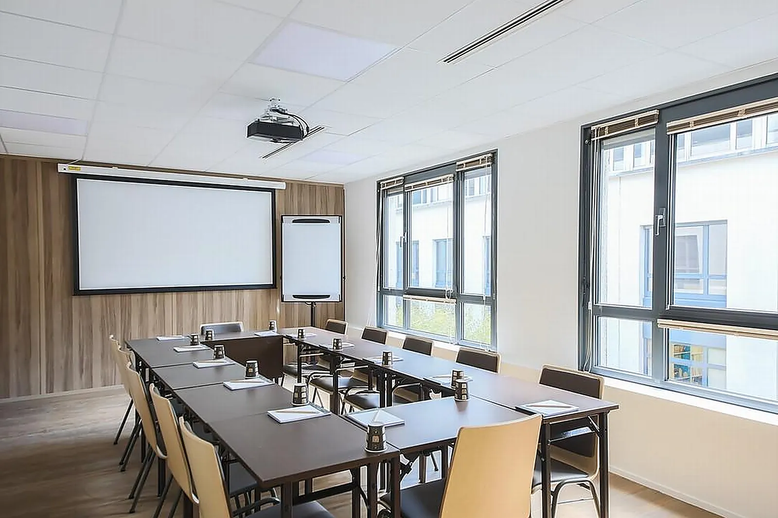 Lieux événementiels, LE 253