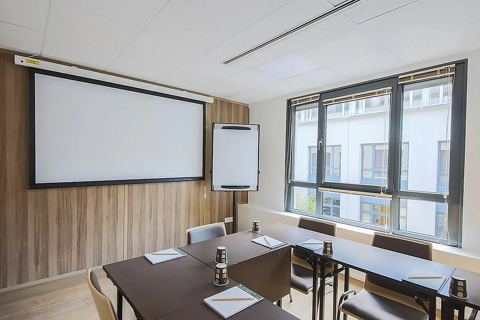 Lieux événementiels, LE 253