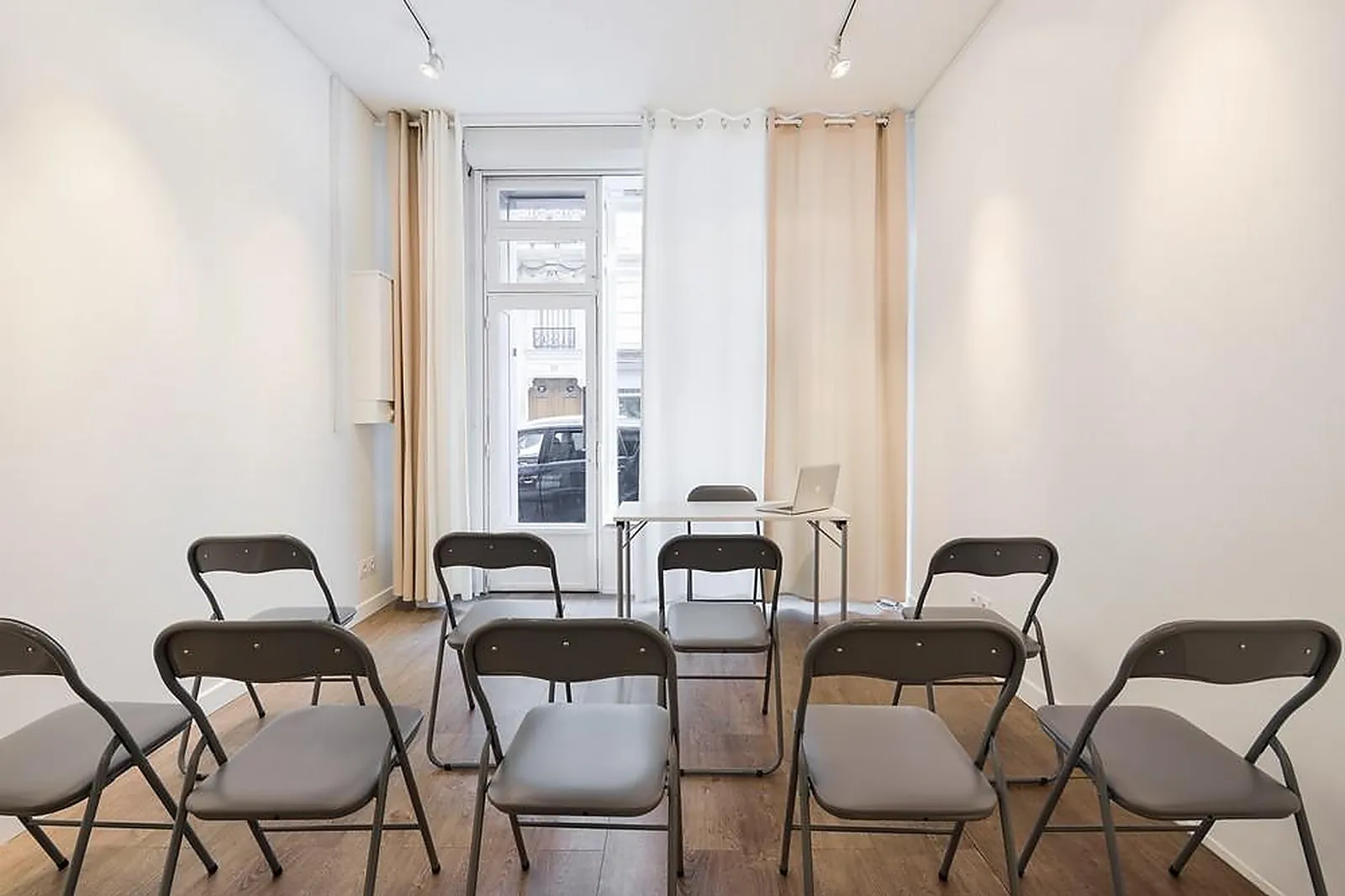 Lieux événementiels, LE 8 PETION