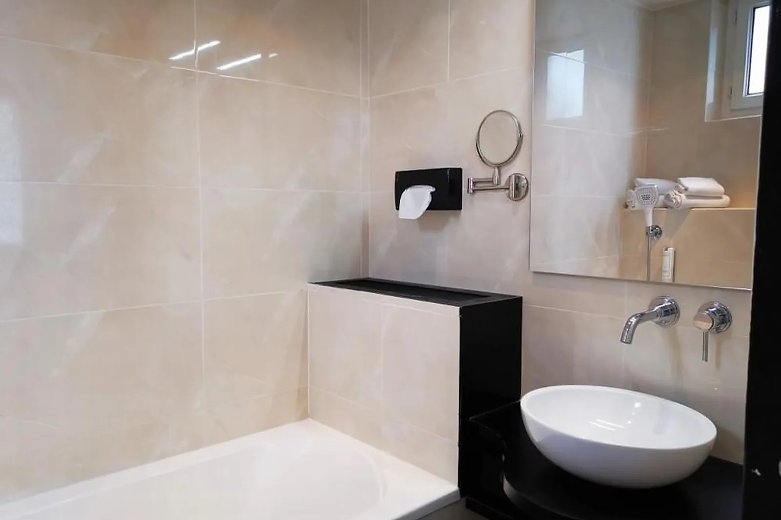 Lieux événementiels, LE BOEUF COURONNÉ