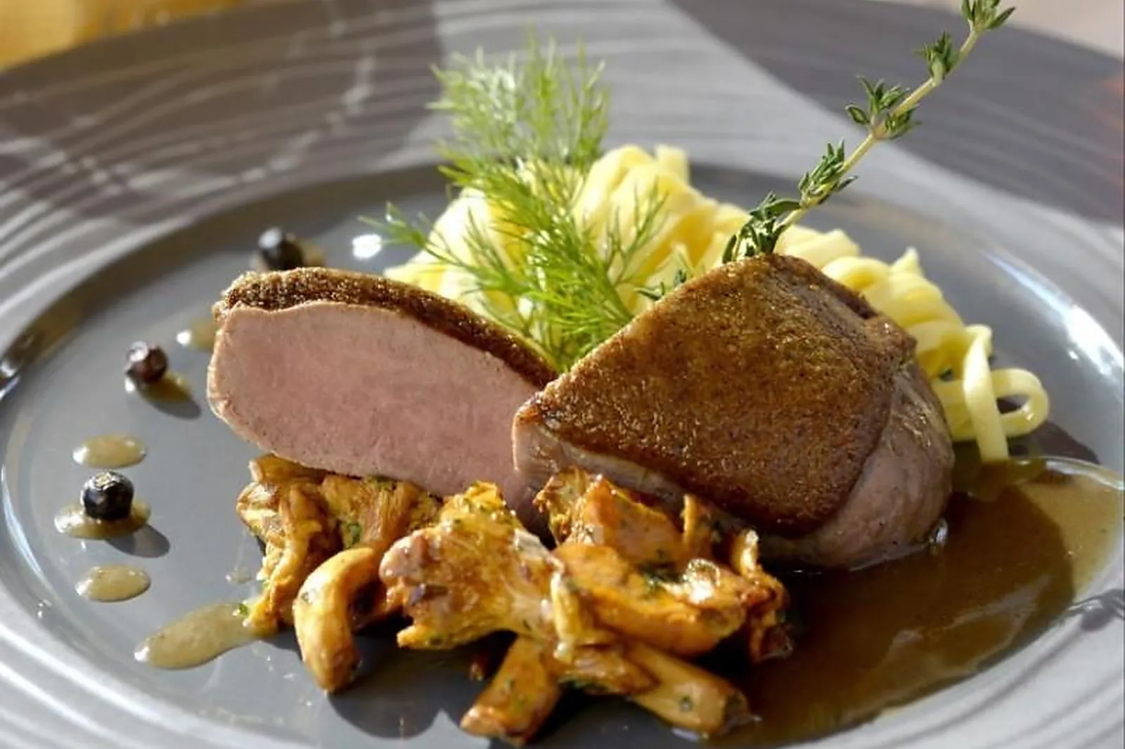 Lieux événementiels, LE BOIS DORMANT