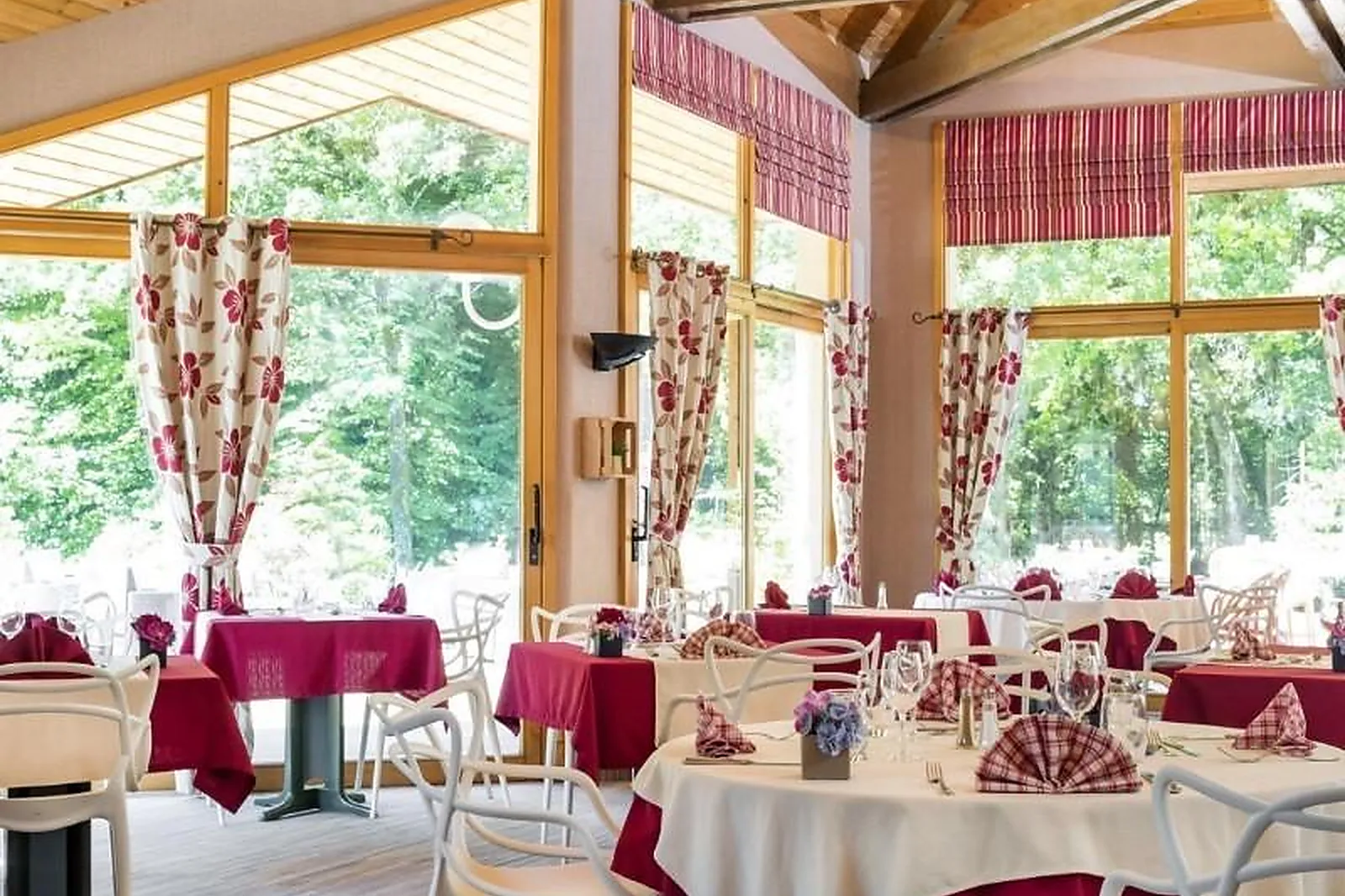 Lieux événementiels, LE BOIS DORMANT