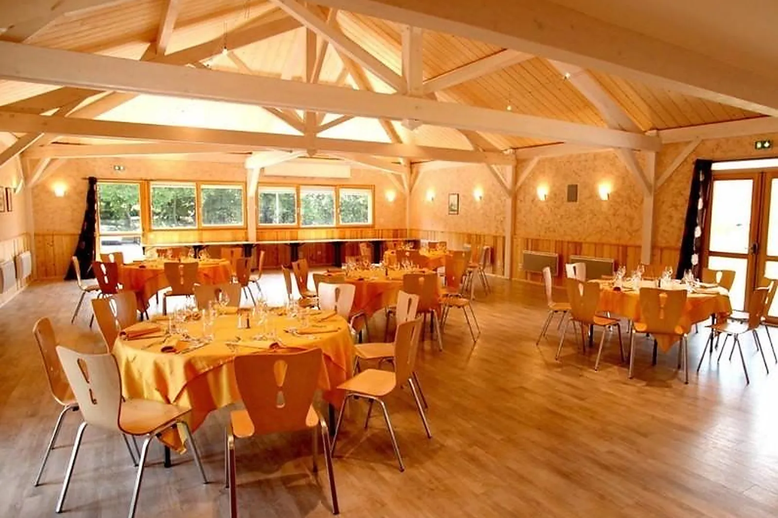 Lieux événementiels, LE BOIS DORMANT