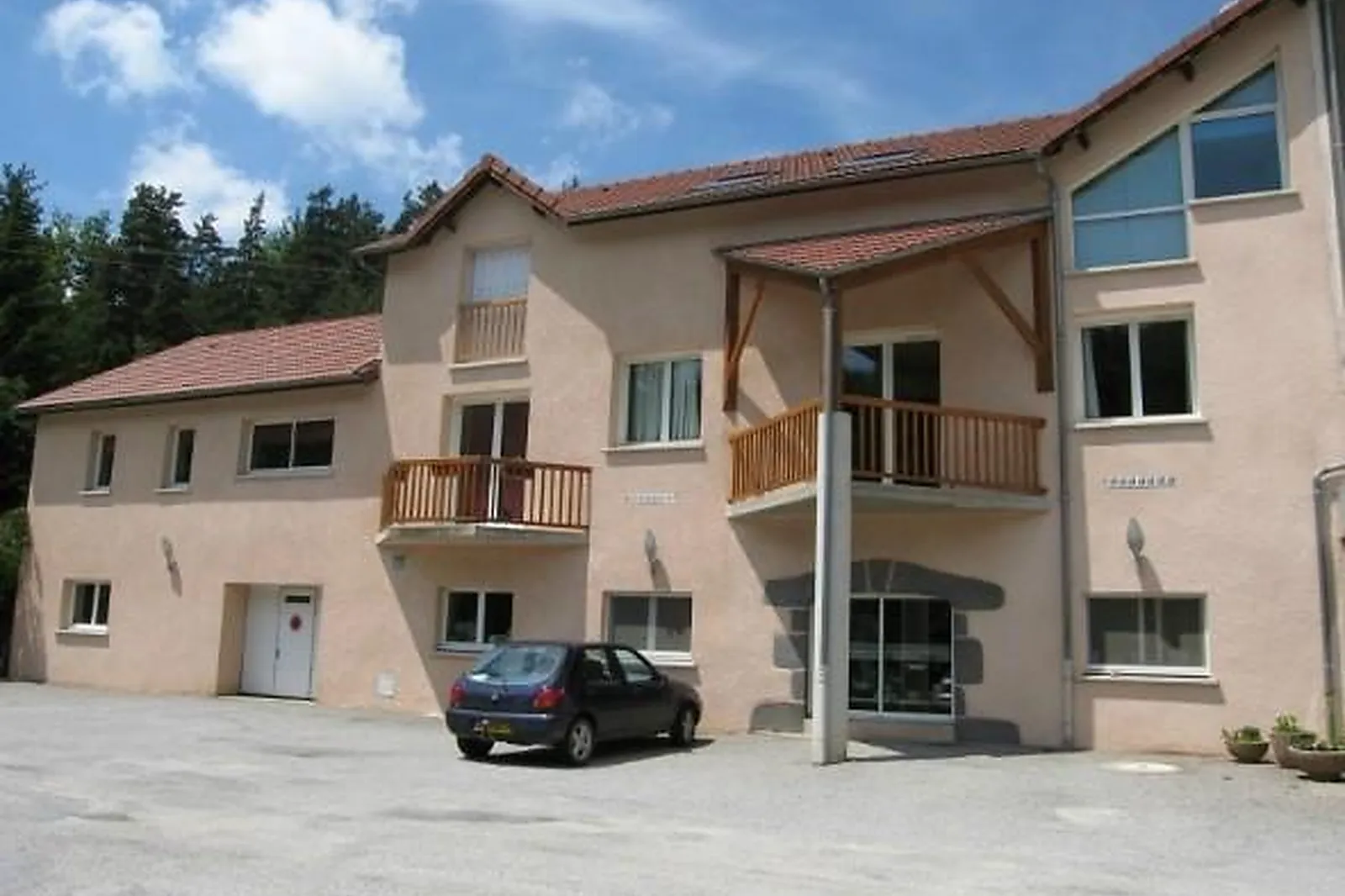 Lieux événementiels, LE BOUT DU MONDE