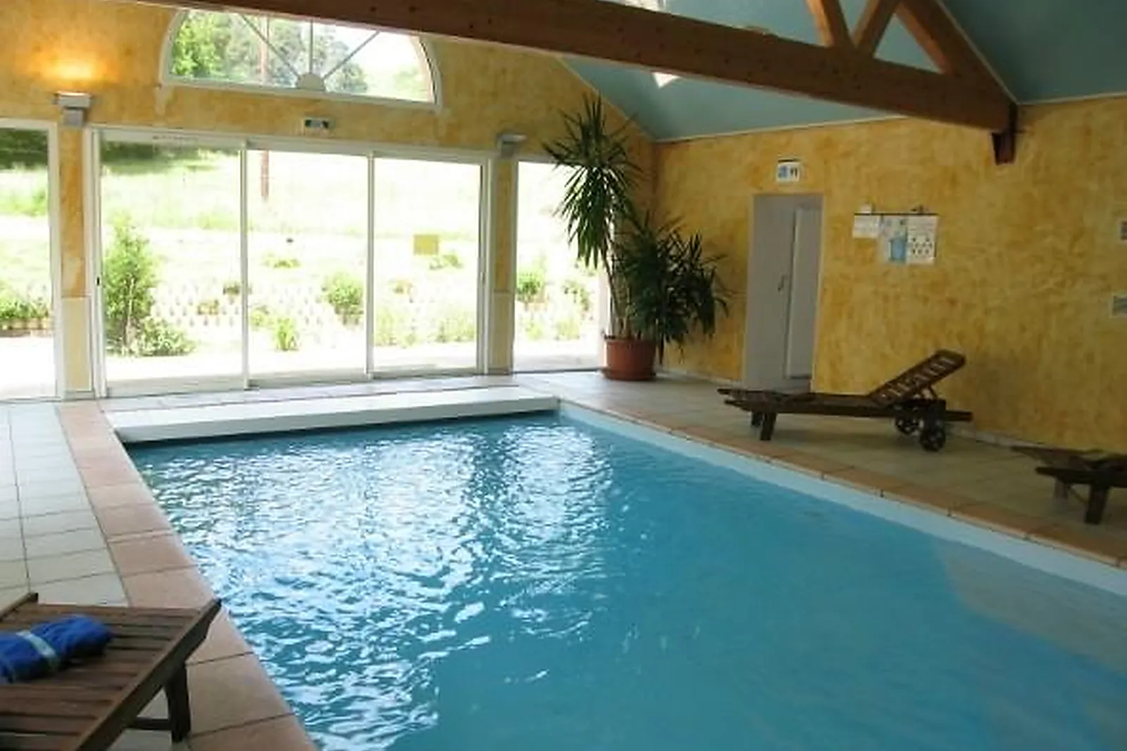 Lieux événementiels, LE BOUT DU MONDE