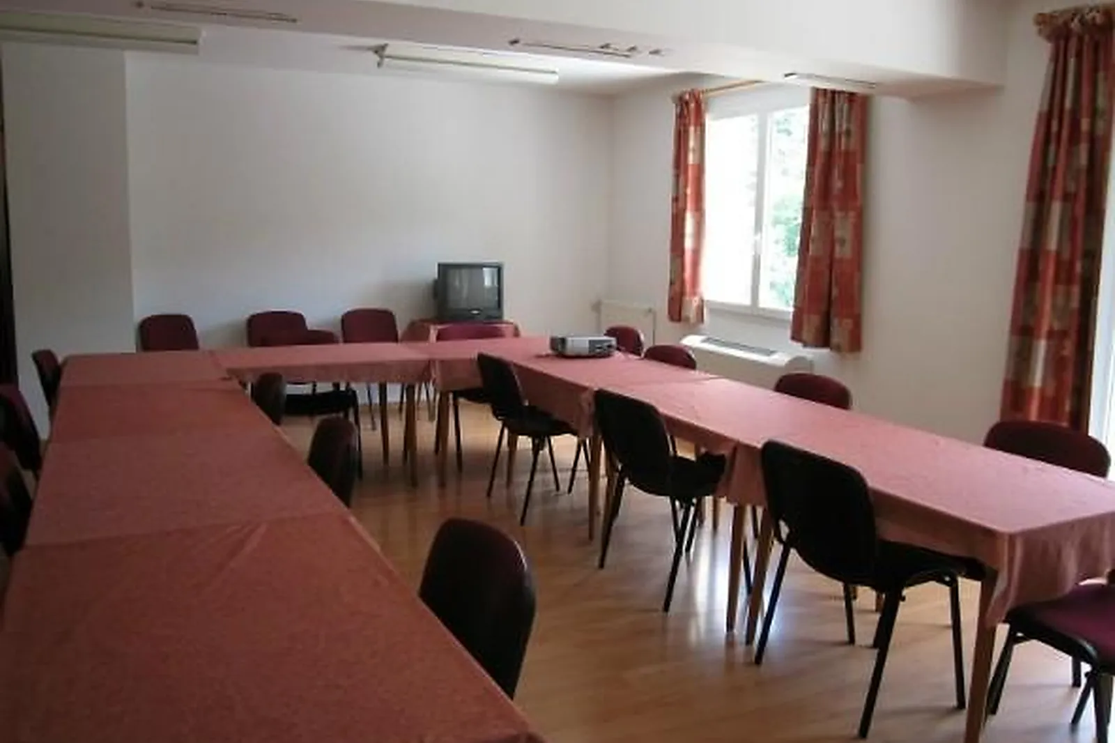 Lieux événementiels, LE BOUT DU MONDE