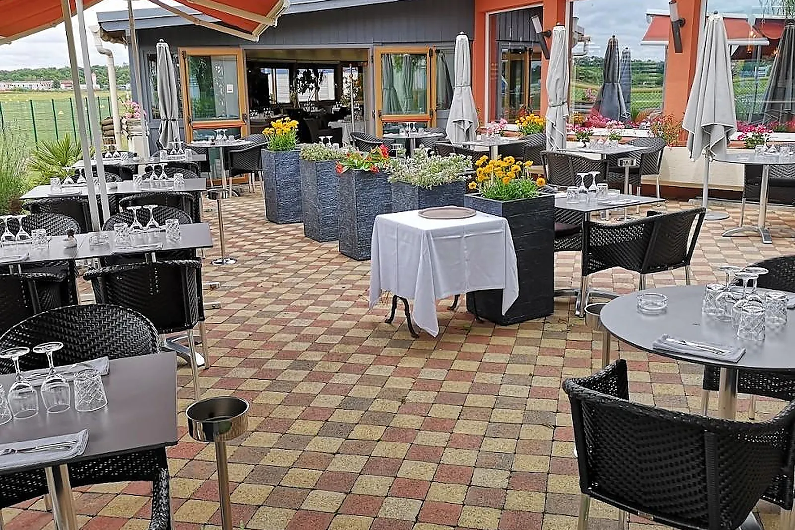 Lieux événementiels, LE BRIEFING