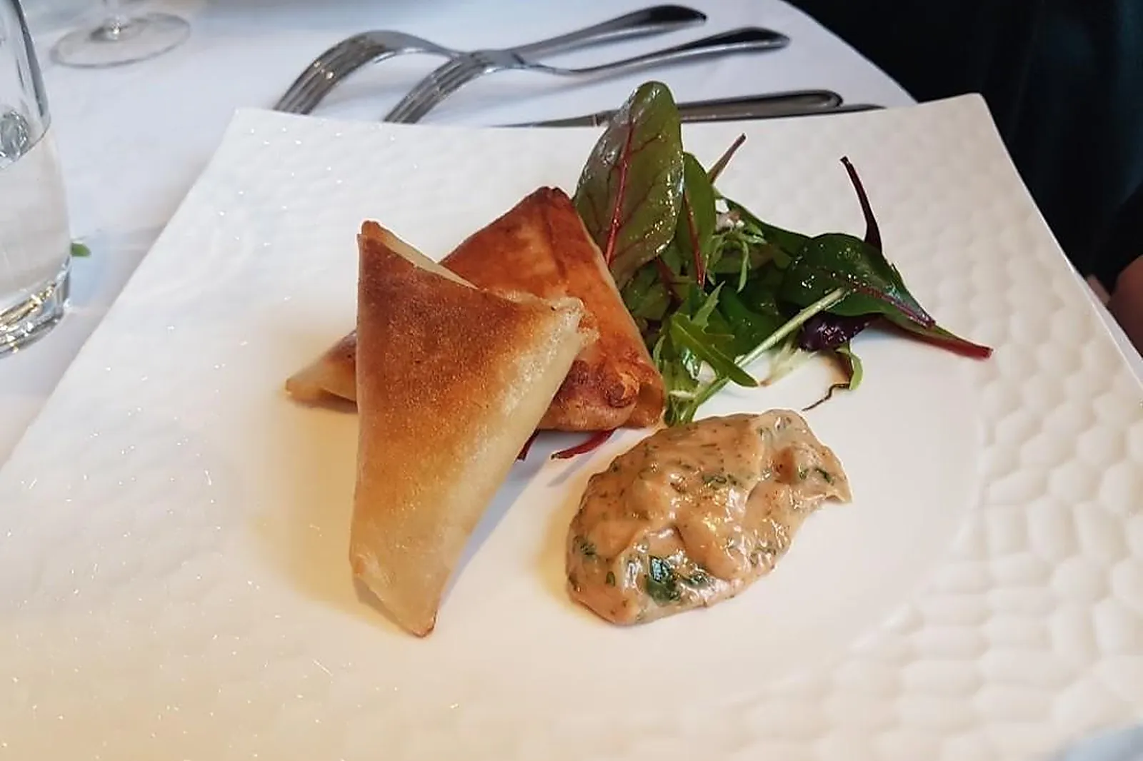 Lieux événementiels, LE BRIEFING