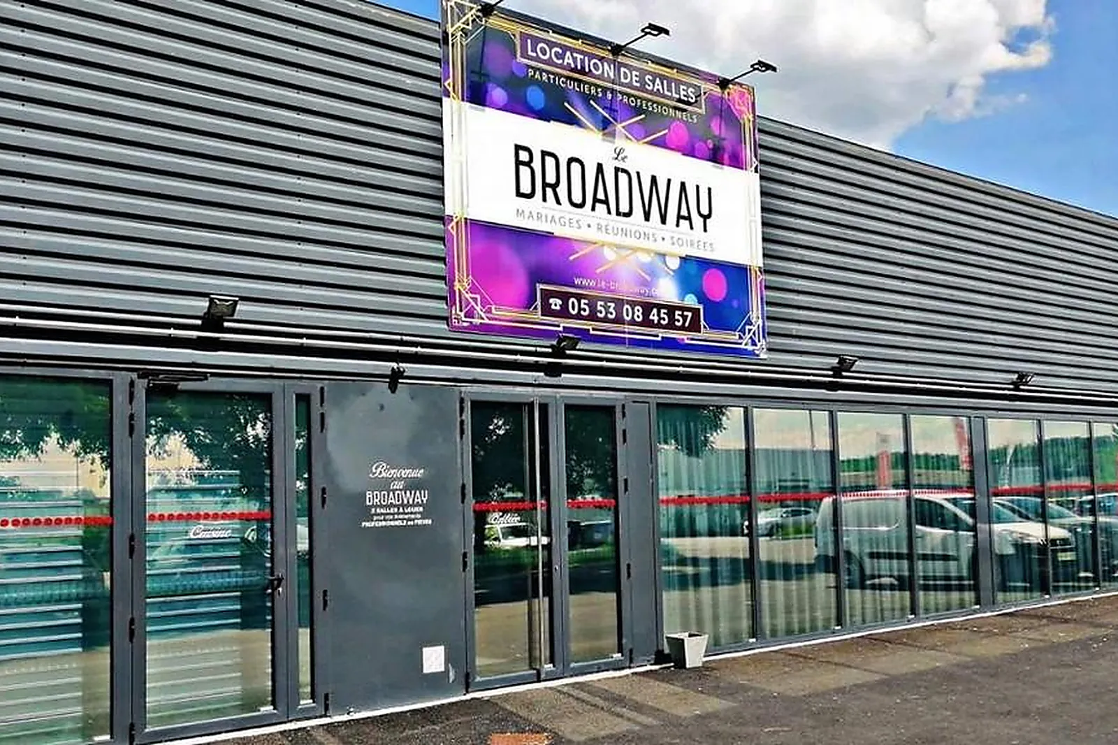 Lieux événementiels, LE BROADWAY