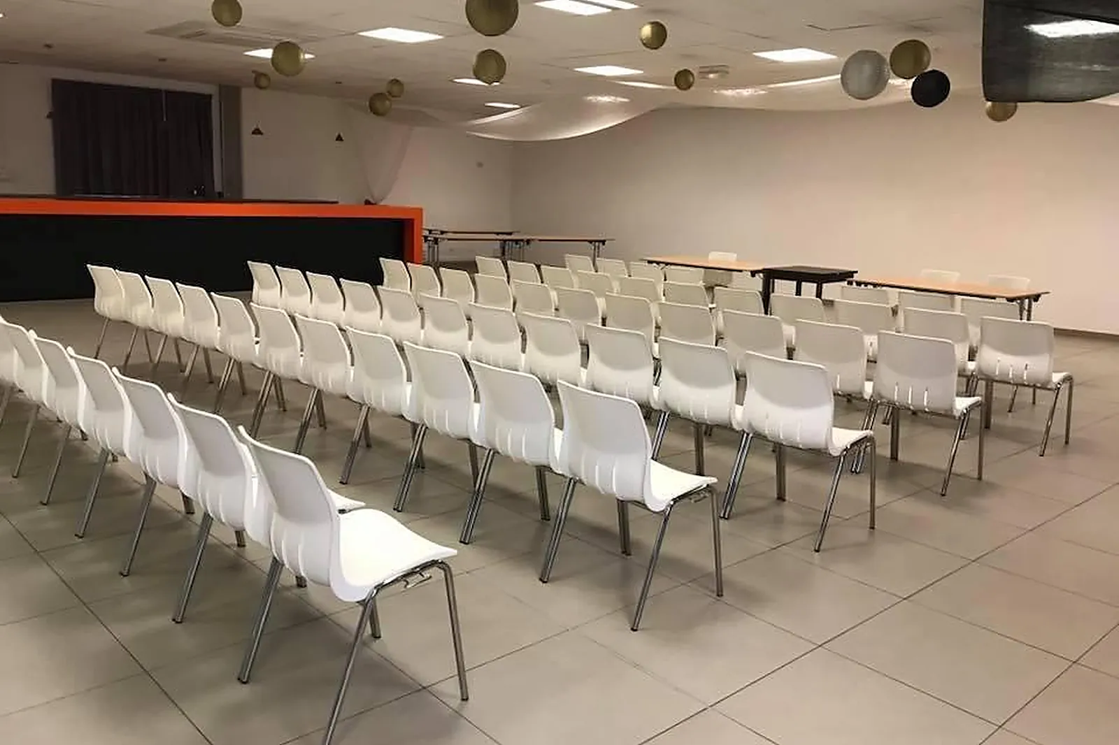 Lieux événementiels, LE BROADWAY