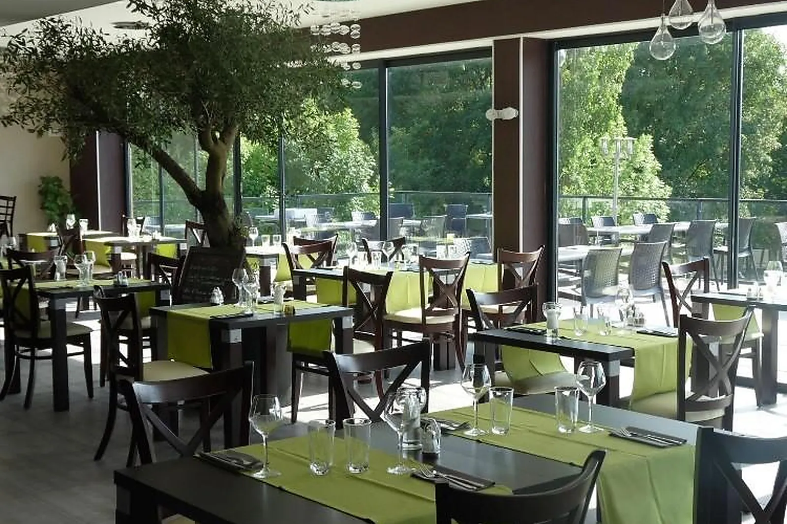 Lieux événementiels, LE CADUSIA