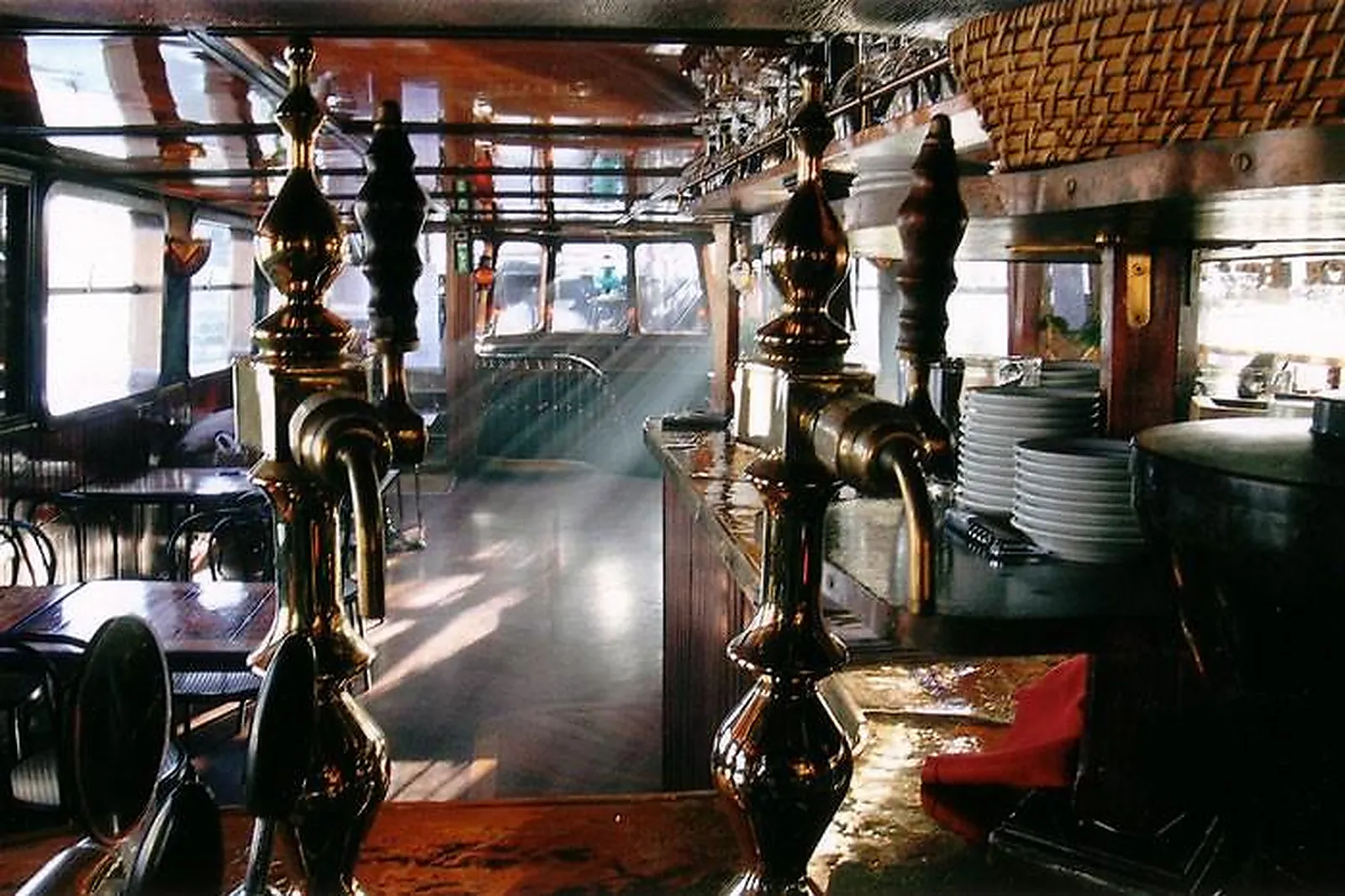 Lieux événementiels, LE CALIFE