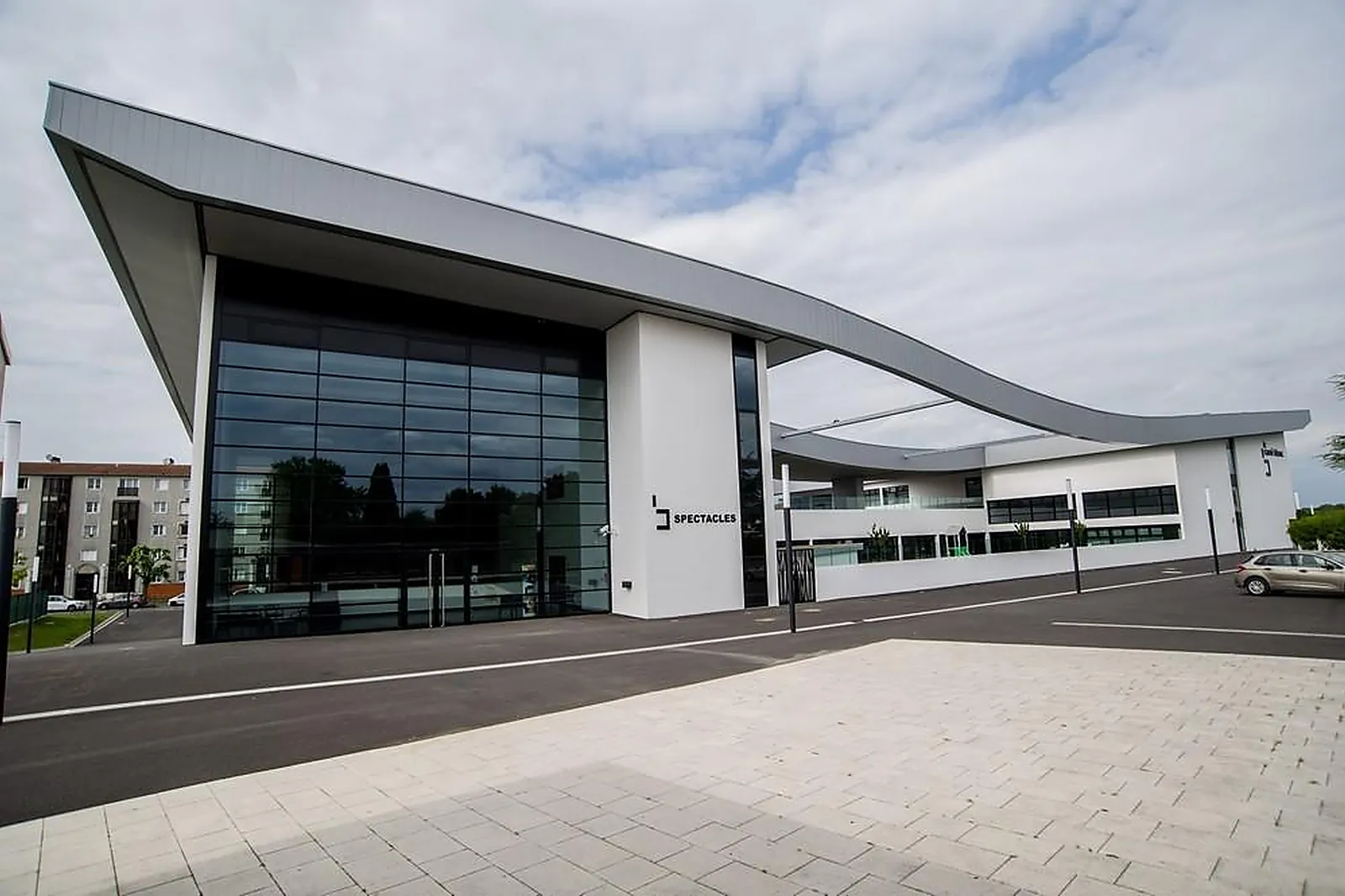 Lieux événementiels, LE CARRÉ BLANC