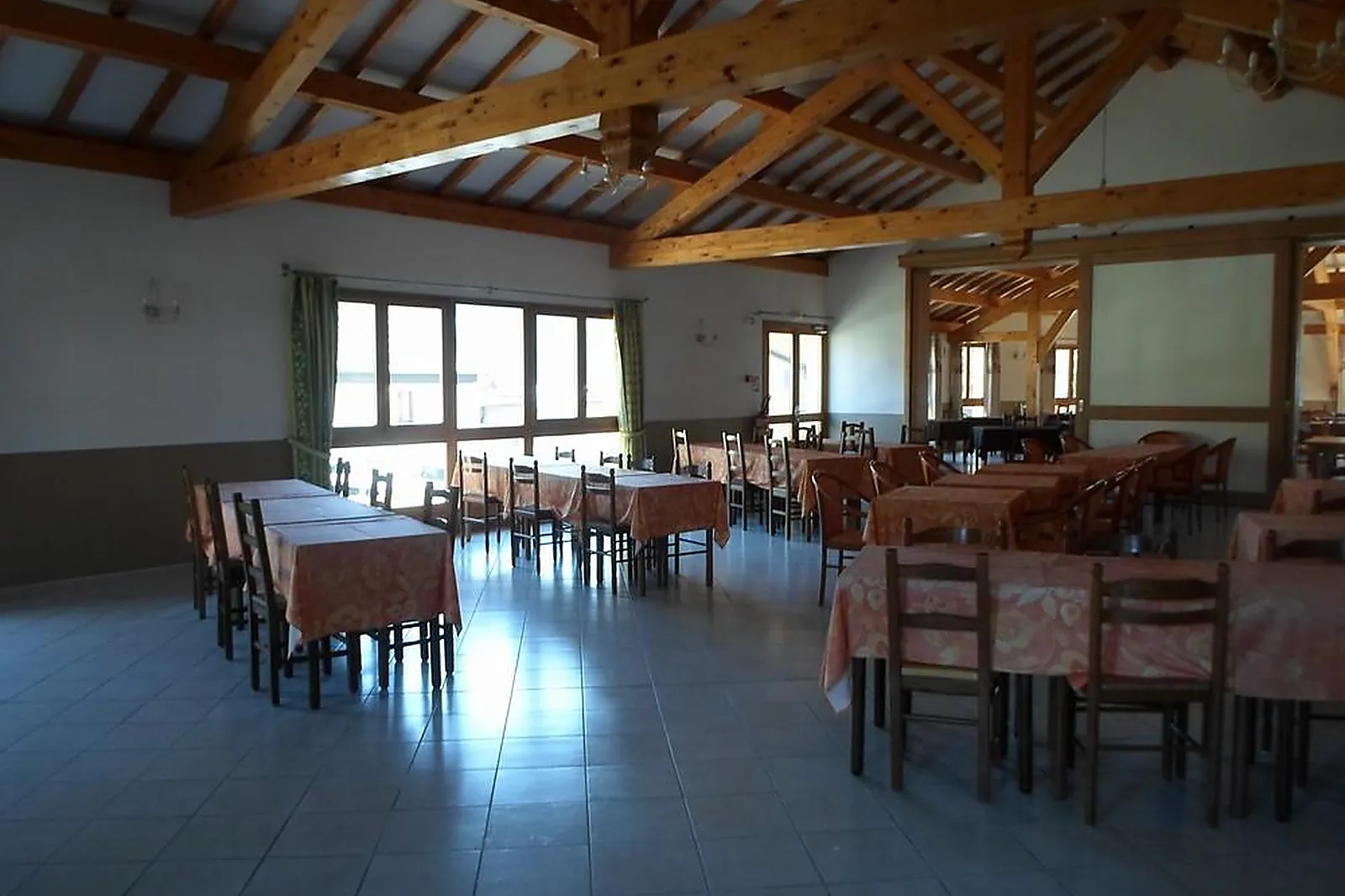 Lieux événementiels, LE CATINAT FLEURI