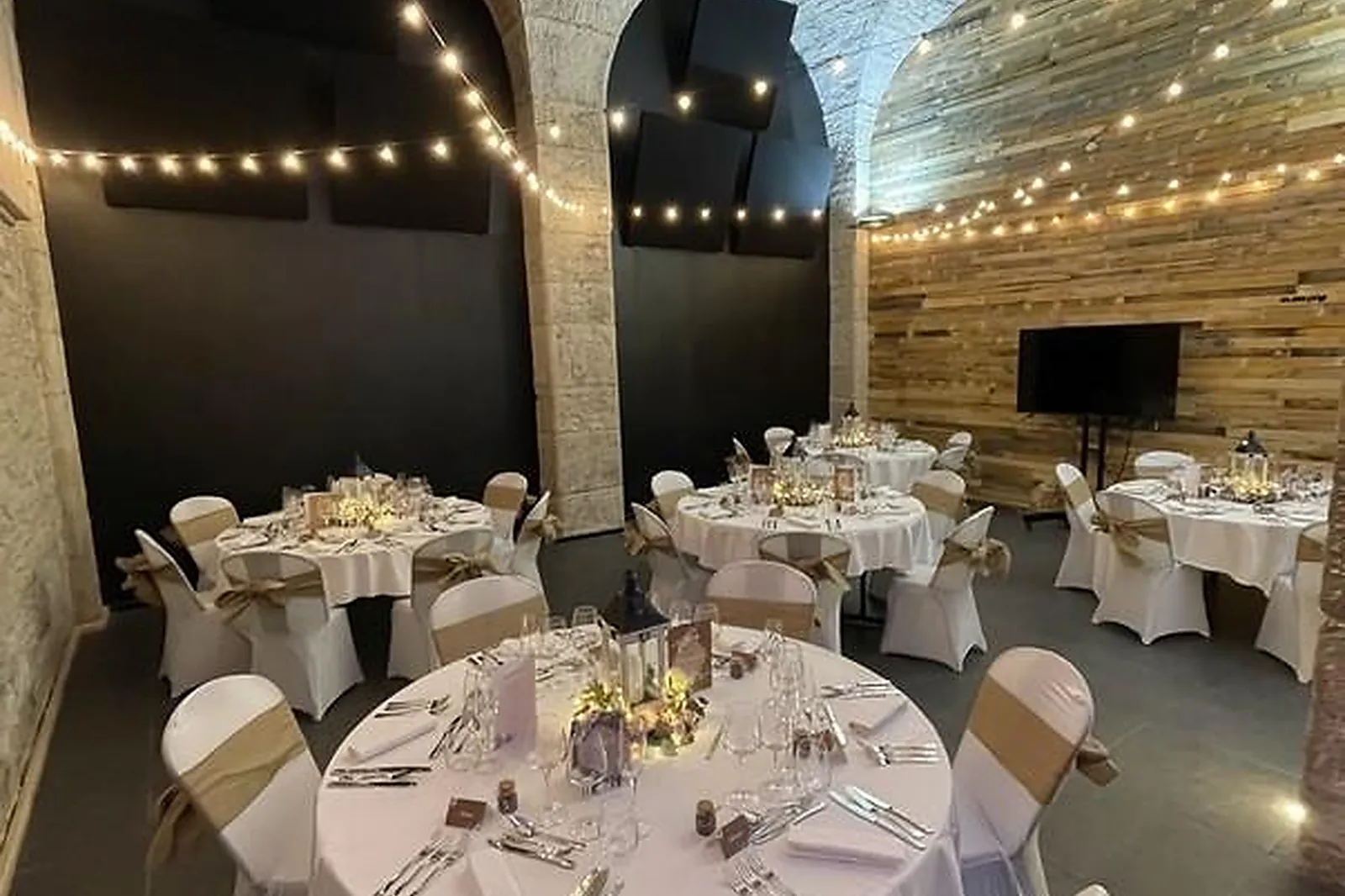 Lieux événementiels, LE CAVEAU DES DUCS