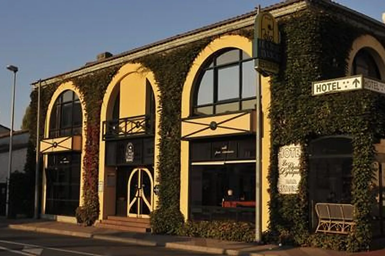 Lieux événementiels, LE CHALET LYRIQUE