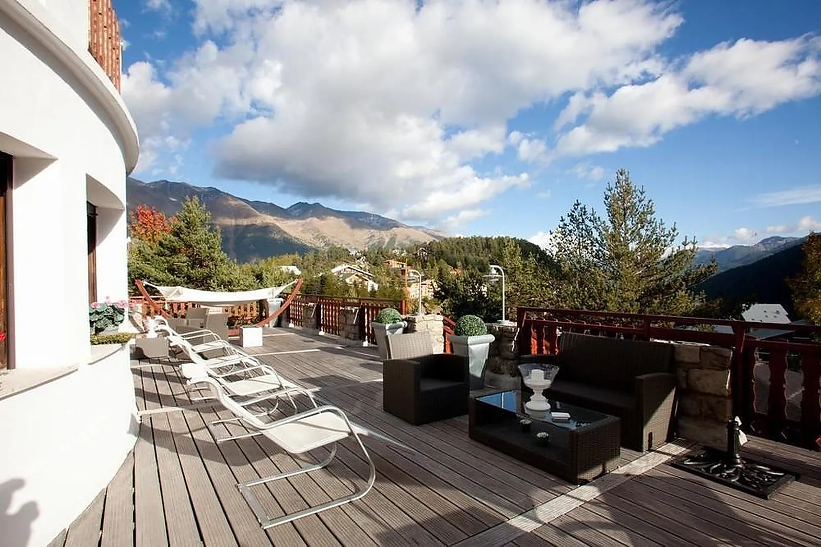 Lieux événementiels, LE CHALET D'AURON