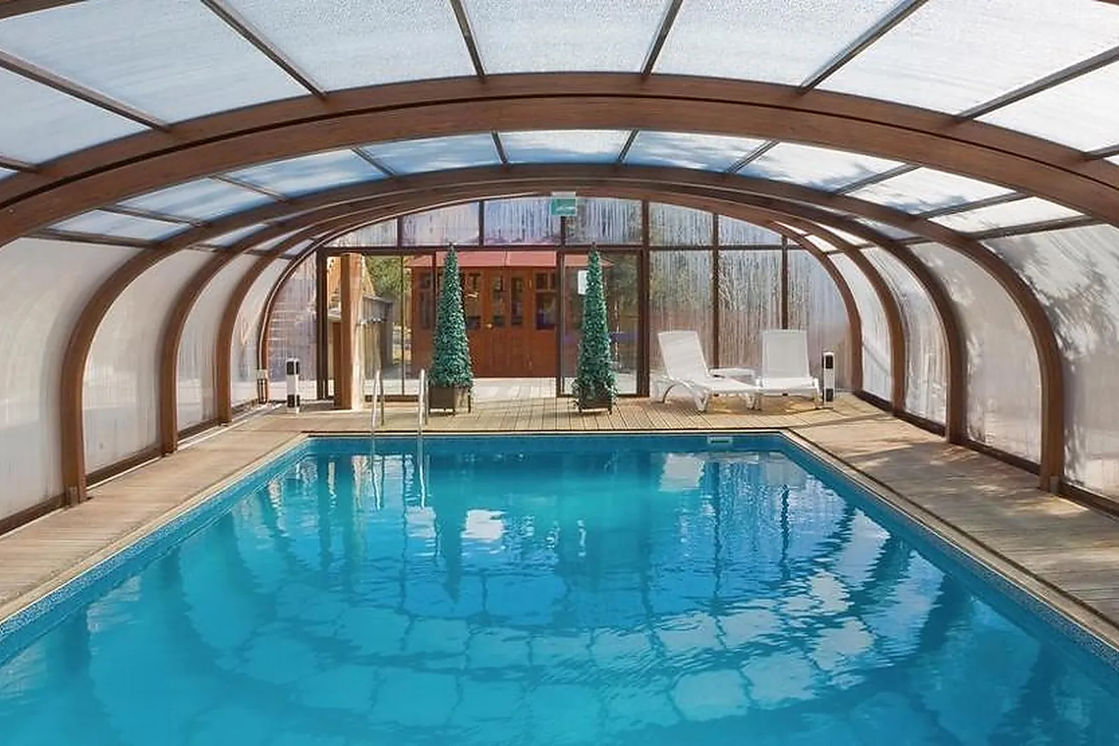 Lieux événementiels, LE CHALET D'AURON