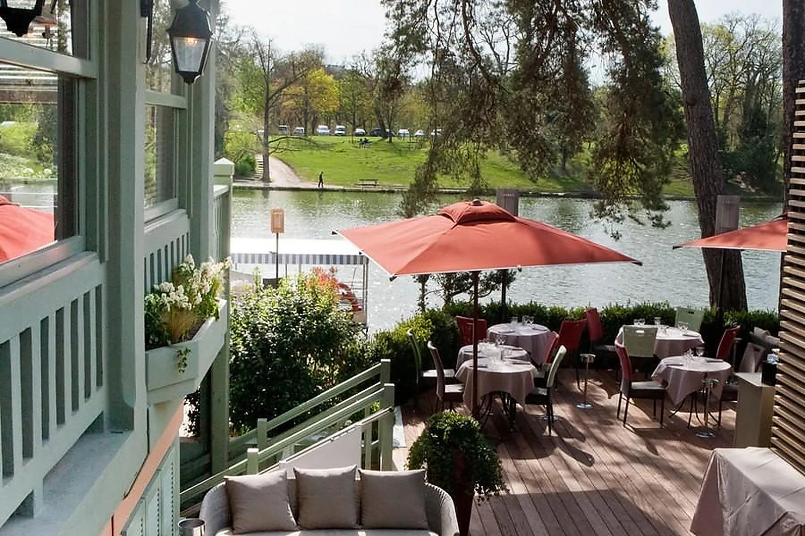 Lieux événementiels, LE CHALET DES ILES