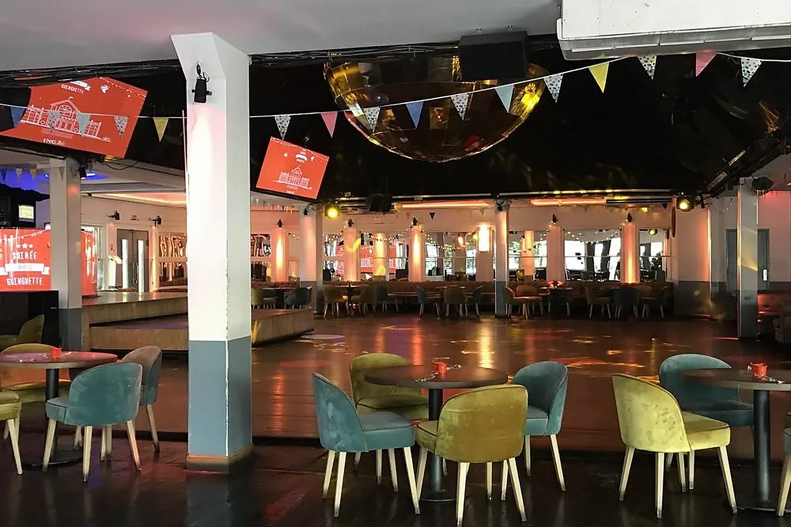 Lieux événementiels, LE CHALET DU LAC ST MANDE