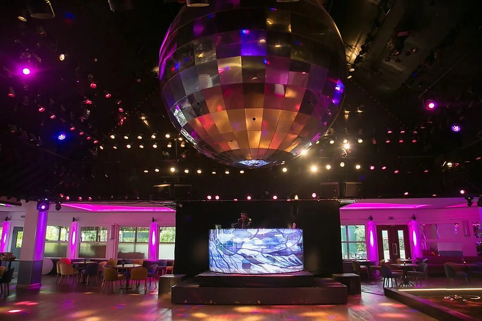 Lieux événementiels, LE CHALET DU LAC ST MANDE