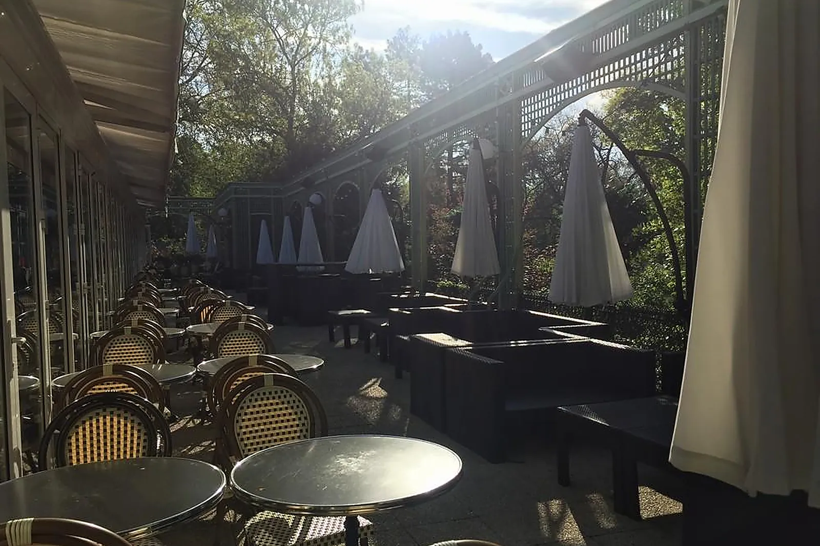 Lieux événementiels, LE CHALET DU LAC ST MANDE