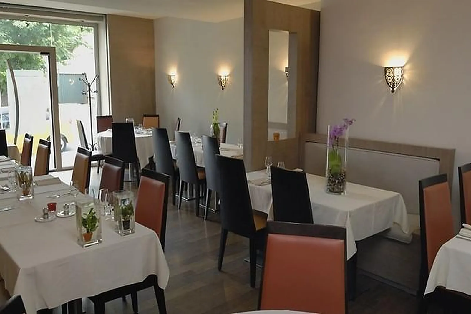 Lieux événementiels, LE CHARLES LIVON