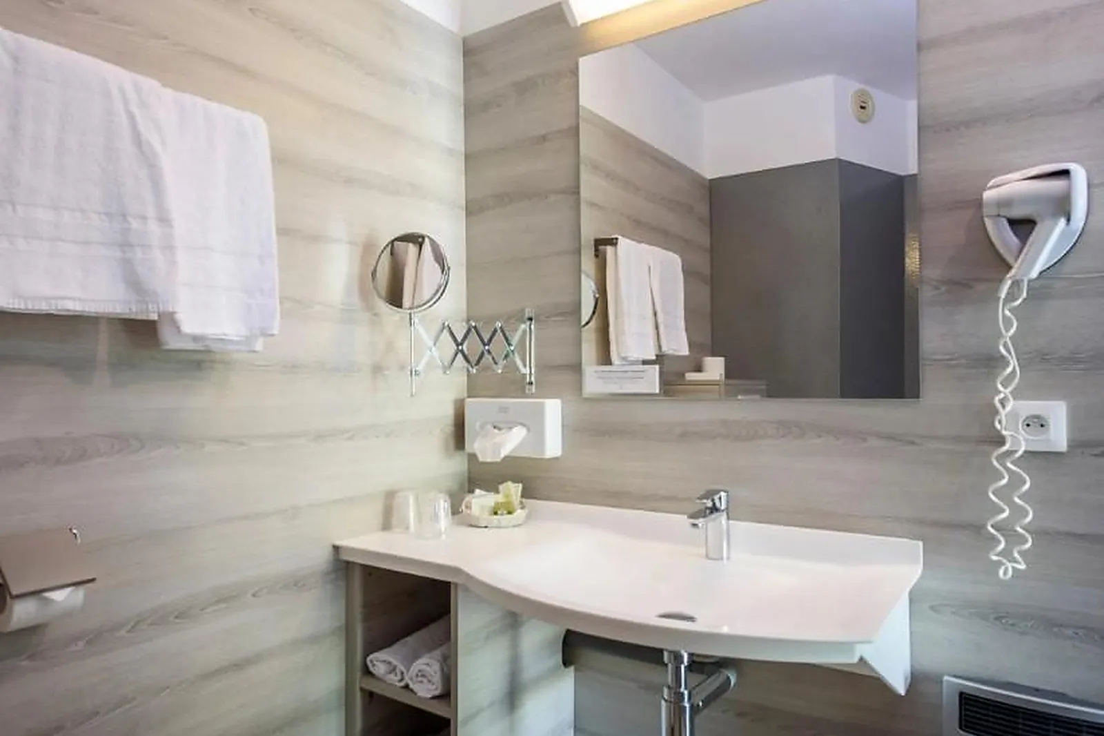 Lieux événementiels, LE CHATARD