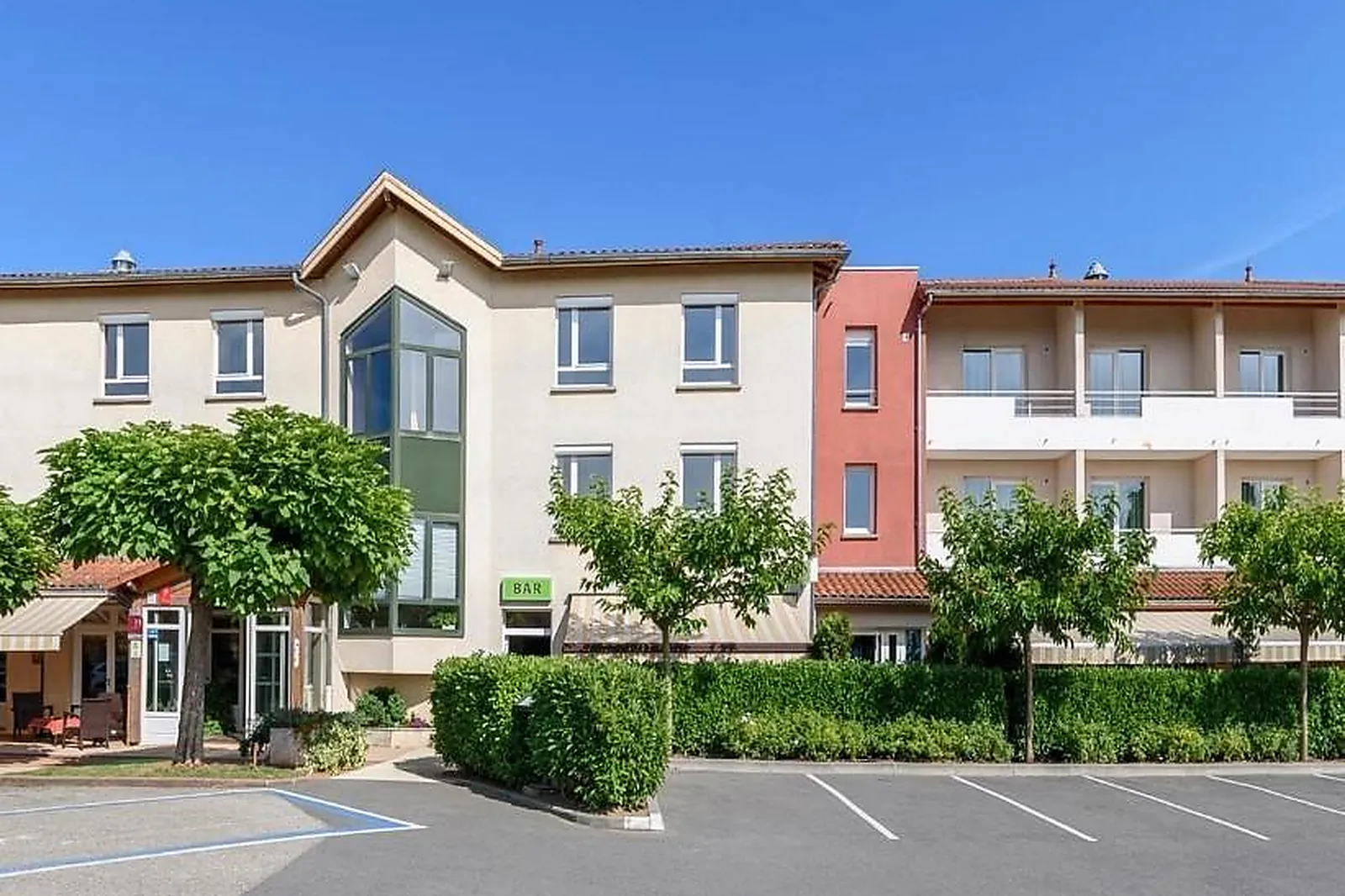 Lieux événementiels, LE CHATARD