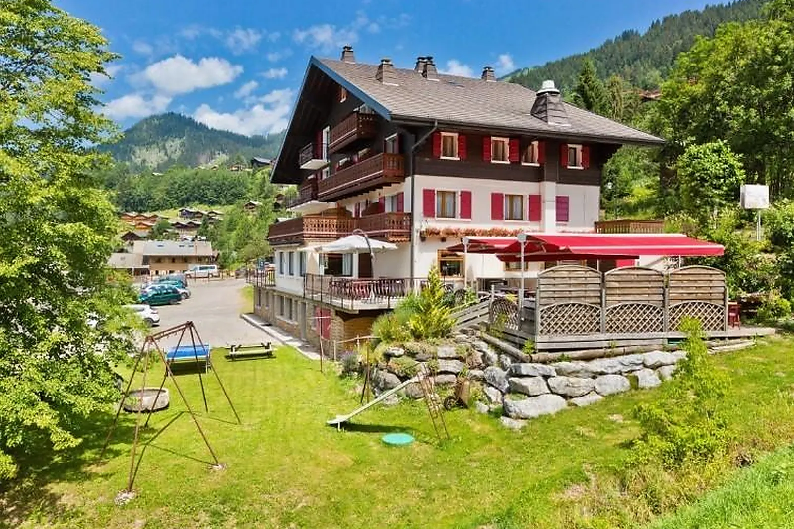 Lieux événementiels, LE CHÂTEL